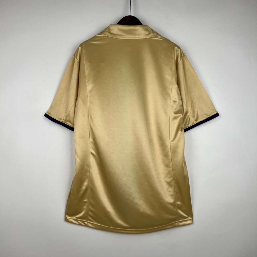 IMG-0850_023e0818-d322-4591-ad13-5aca5f330714.jpg FC Barcelona Retro 2002 Jersey
