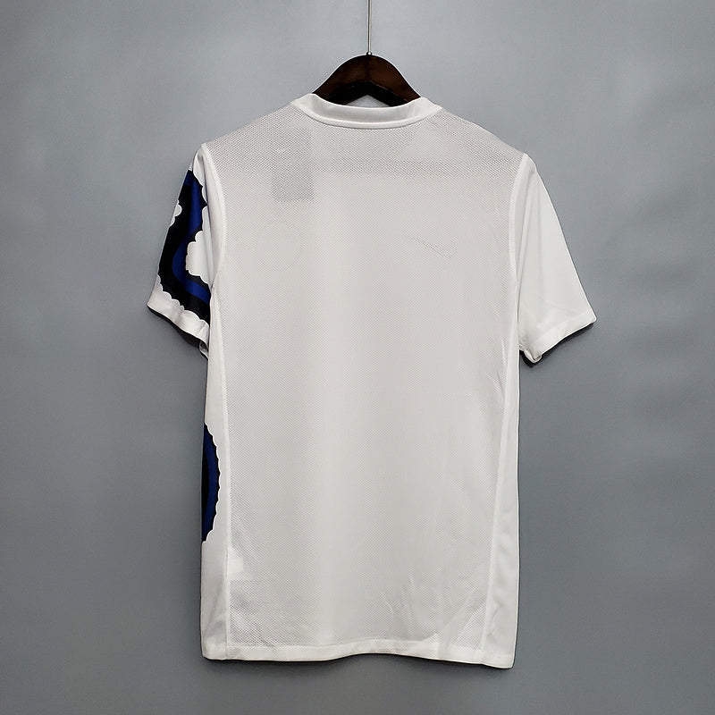 IMG-1648_0c665247-92ec-4bcf-a3b5-d0c16c6514ea.jpg Inter Milan Retro Away Jersey 2010