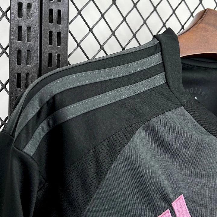 eb24a0aa6c95211e049ae2a090f59790.jpg Inter Miami Black Jersey 2025-2026 Season