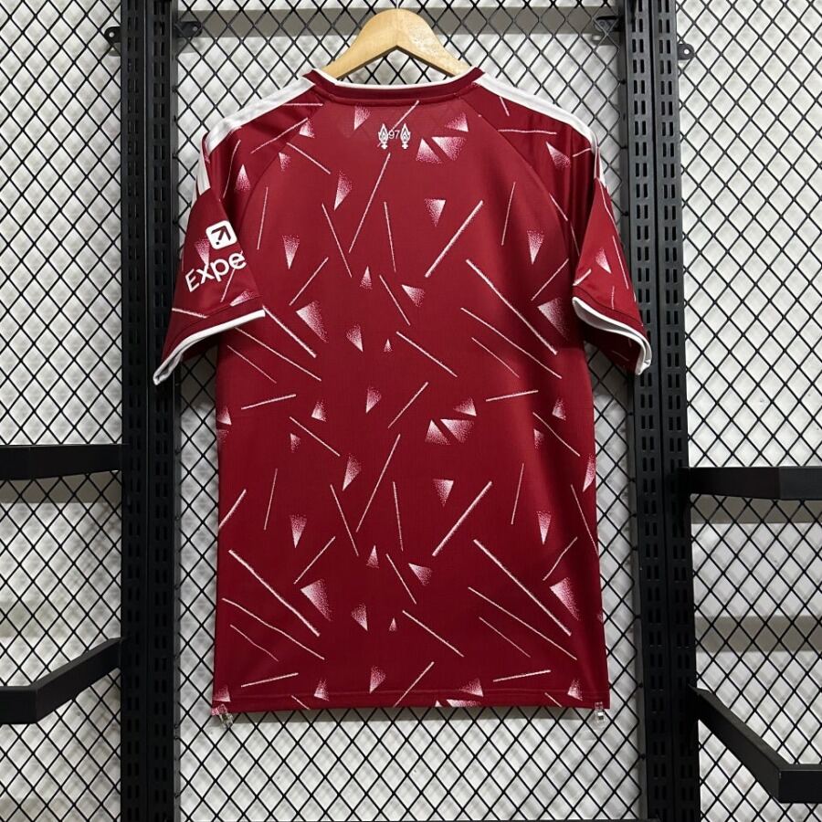 f7014b8571f0c2e4df5cbc8460c44076.jpg Liverpool 2026/27 Home Jersey