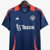 maillot-manchester-united-pre-match-2025-2026 studio v12 Manchester United Pre-Match Soccer Jersey 2025-2026